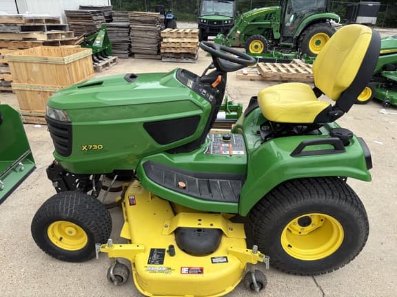 Image of John Deere X730 equipment image 1