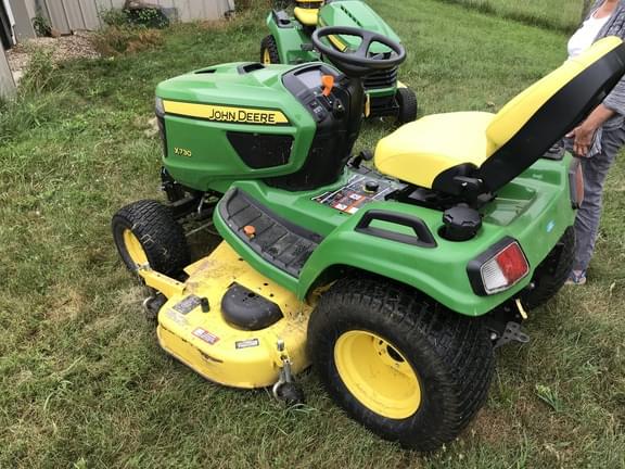 Image of John Deere X730 equipment image 3