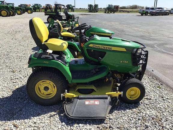 Image of John Deere X734 equipment image 4