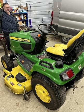 Image of John Deere X734 equipment image 2