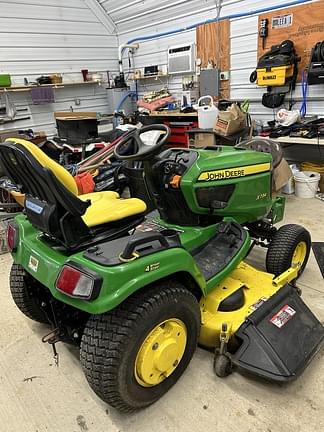 Image of John Deere X734 equipment image 1