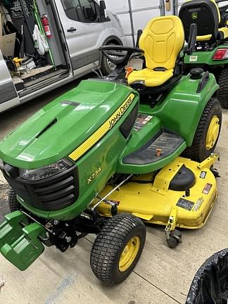 Image of John Deere X734 equipment image 3