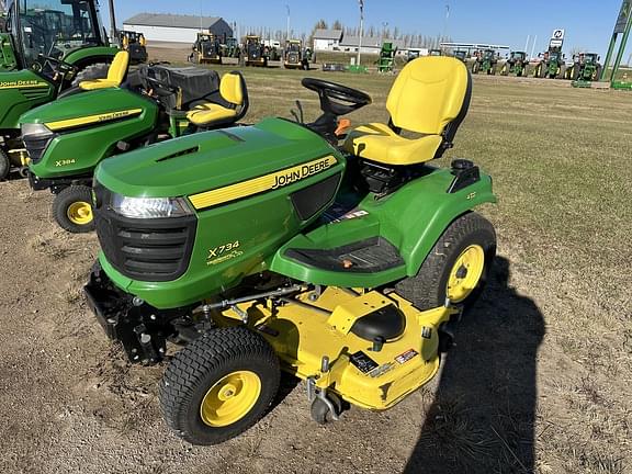 Image of John Deere X734 equipment image 1