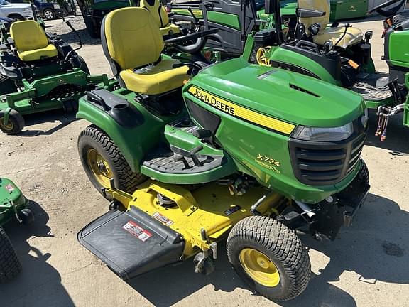 Image of John Deere X734 equipment image 2