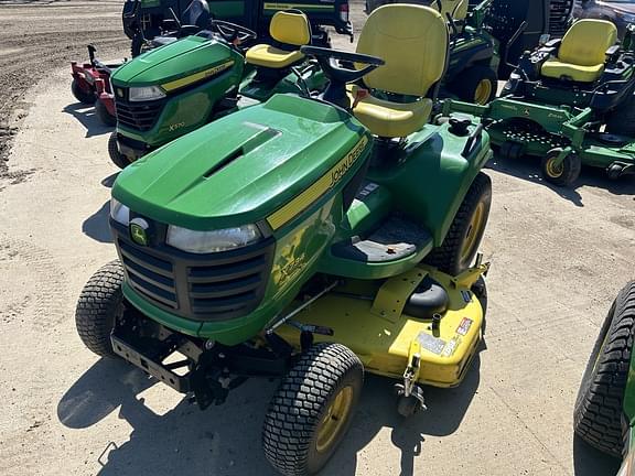 Image of John Deere X734 equipment image 1