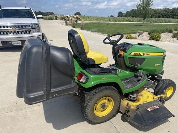 Image of John Deere X734 equipment image 4