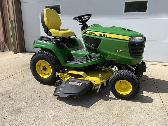 Image of John Deere X734 equipment image 1