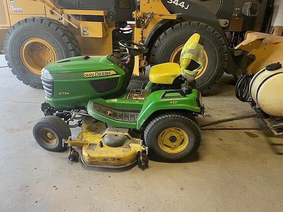 Image of John Deere X734 equipment image 1