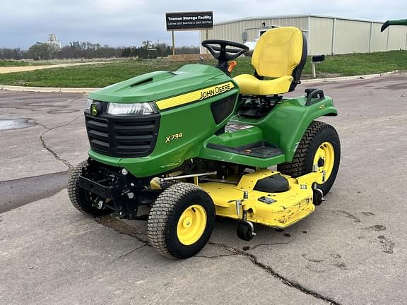 Image of John Deere X734 equipment image 2