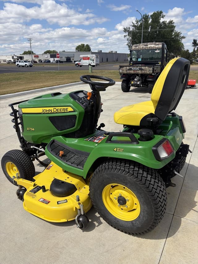 Image of John Deere X734 equipment image 2