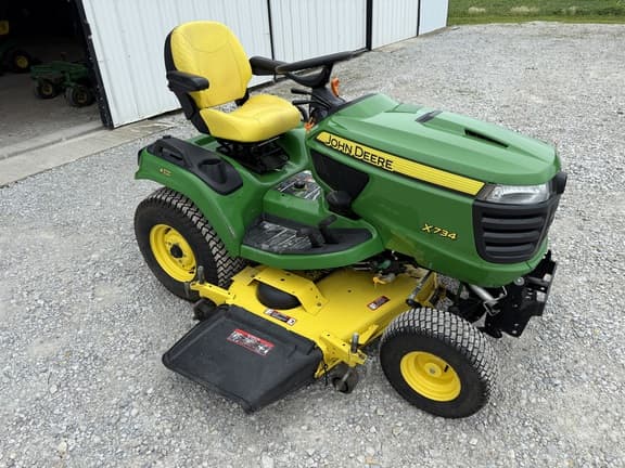 Image of John Deere X734 equipment image 3