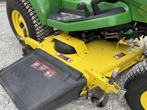 Image of John Deere X734 equipment image 4