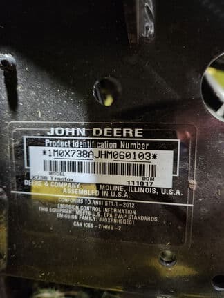 Image of John Deere X738 equipment image 4