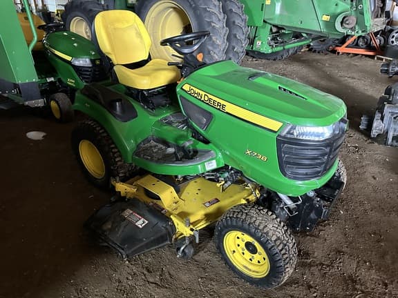 Image of John Deere X738 equipment image 1