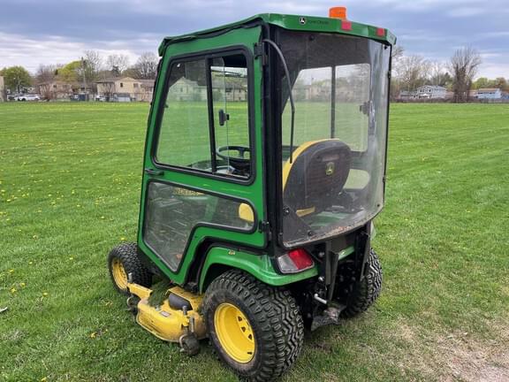 Image of John Deere X738 equipment image 2