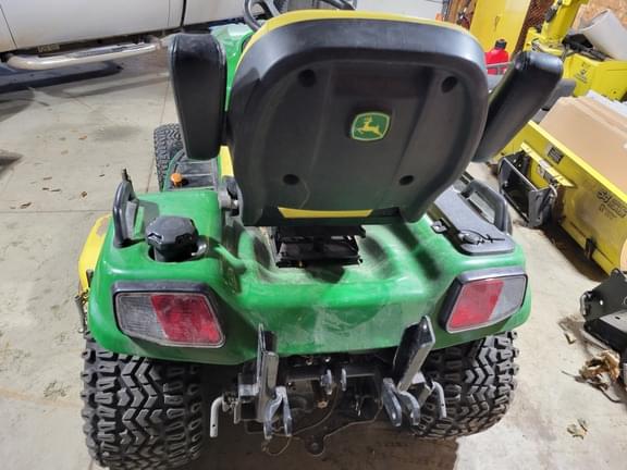 Image of John Deere X738 equipment image 4