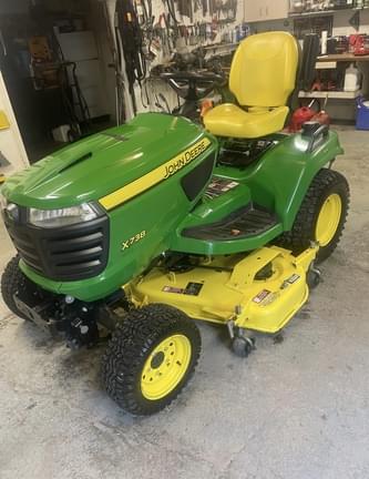 Image of John Deere X738 Primary image