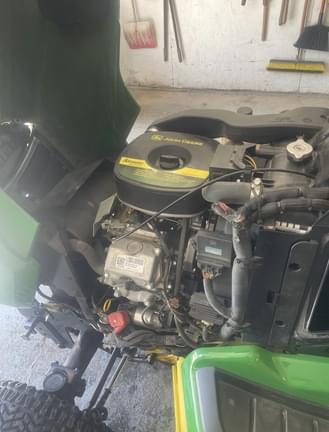 Image of John Deere X738 equipment image 3