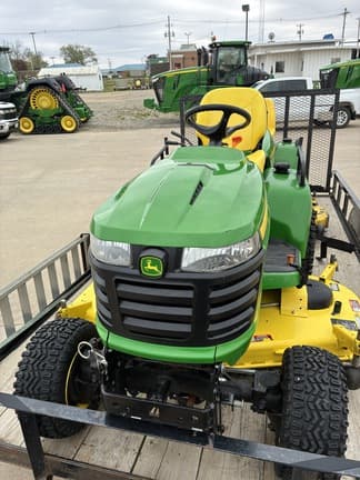 Image of John Deere X738 equipment image 1