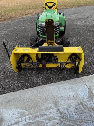 Image of John Deere X738 equipment image 2