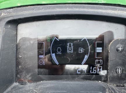 Image of John Deere X738 equipment image 1