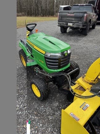 Image of John Deere X738 equipment image 3