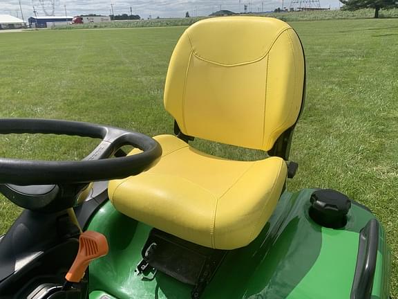 Image of John Deere X738 equipment image 2