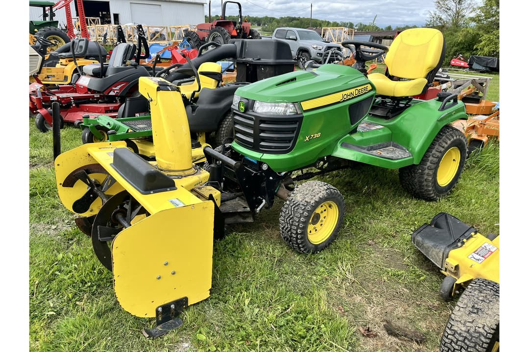 Image of John Deere X738 Primary image
