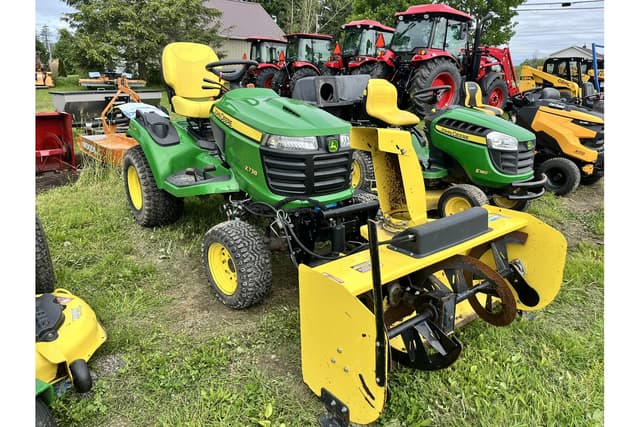 Image of John Deere X738 equipment image 1