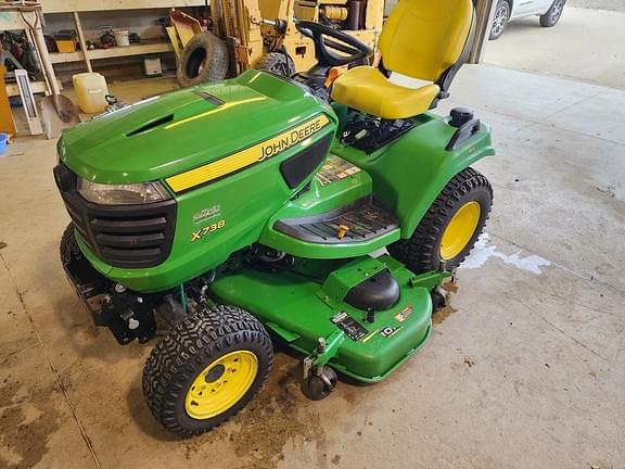 Image of John Deere X738 equipment image 2
