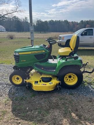 Main image John Deere X738