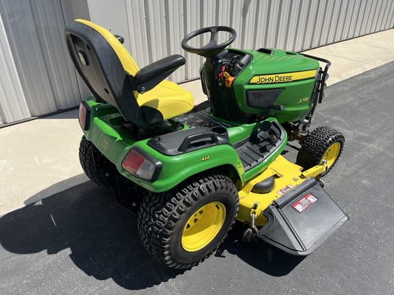 Image of John Deere X738 equipment image 4