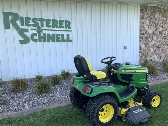 Image of John Deere X738 equipment image 4