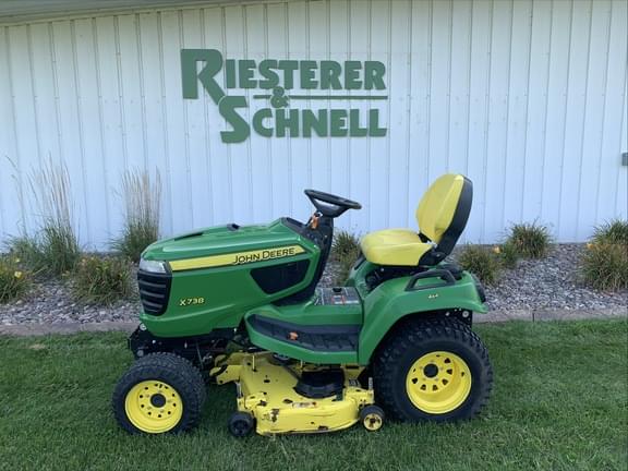 Image of John Deere X738 equipment image 1