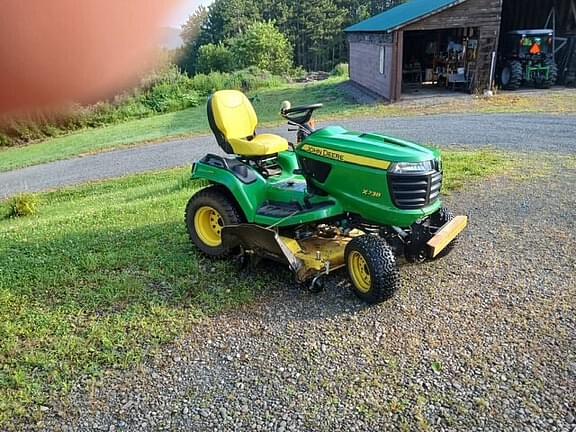 Image of John Deere X738 equipment image 1