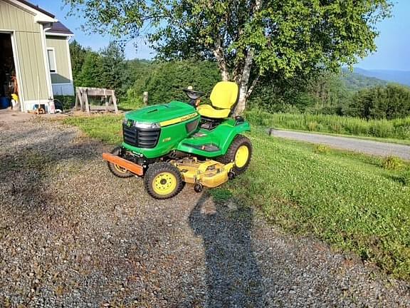 Image of John Deere X738 equipment image 4