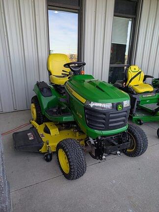 Image of John Deere X738 equipment image 3