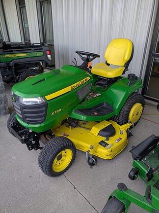 Image of John Deere X738 Primary image