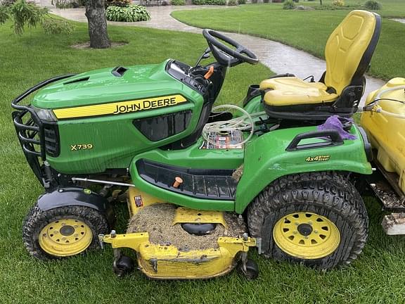 Image of John Deere X739 Primary image