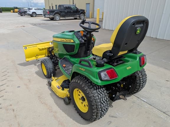 Image of John Deere X739 equipment image 1