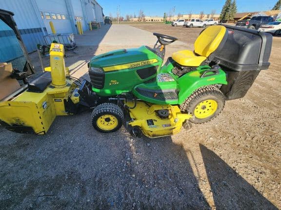 Image of John Deere X739 equipment image 1