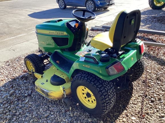 Image of John Deere X739 equipment image 4