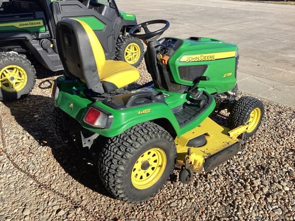 Image of John Deere X739 equipment image 3