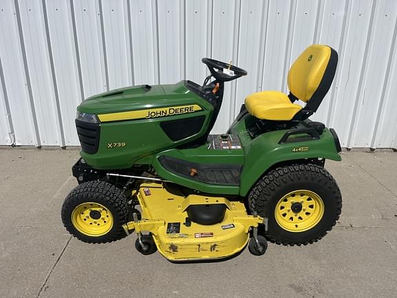 2017 John Deere X739 Equipment Image0