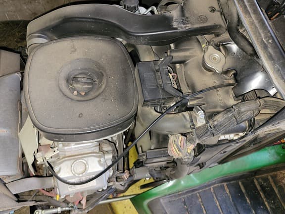 Image of John Deere X739 equipment image 4