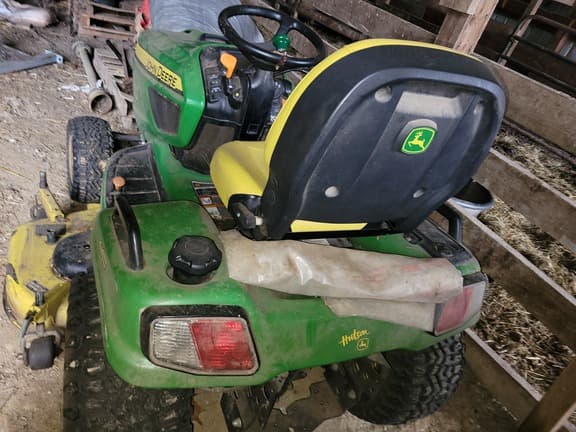 Image of John Deere X739 equipment image 3
