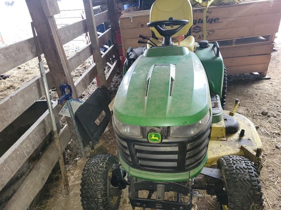 Image of John Deere X739 equipment image 1