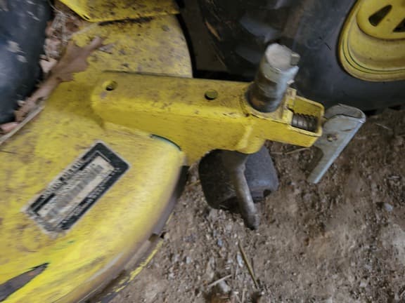 Image of John Deere X739 equipment image 2