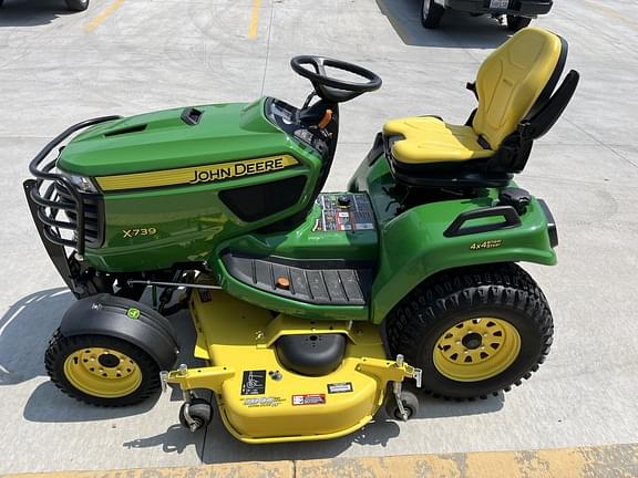 Image of John Deere X739 equipment image 4