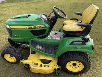 Main image John Deere X739